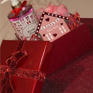 lululemon athletica Blushing Peony Body Wash - Pink and Red